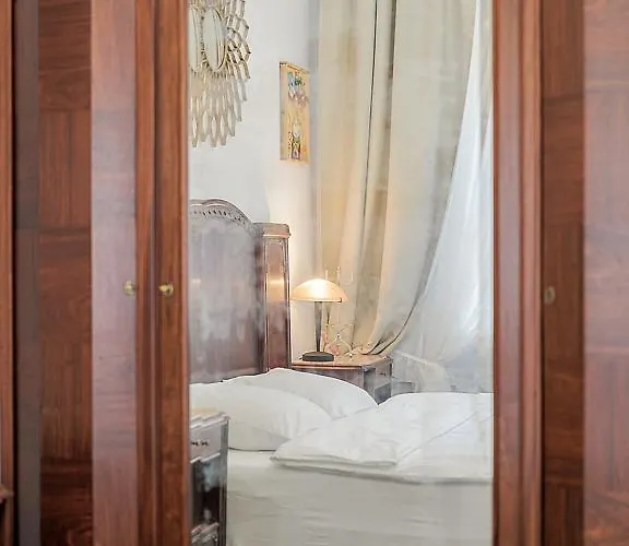 Rynek Nowego Miasta 27 By Nyx Warszawa