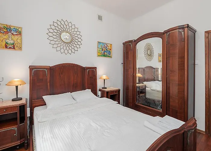 Rynek Nowego Miasta 27 By Nyx Apartament